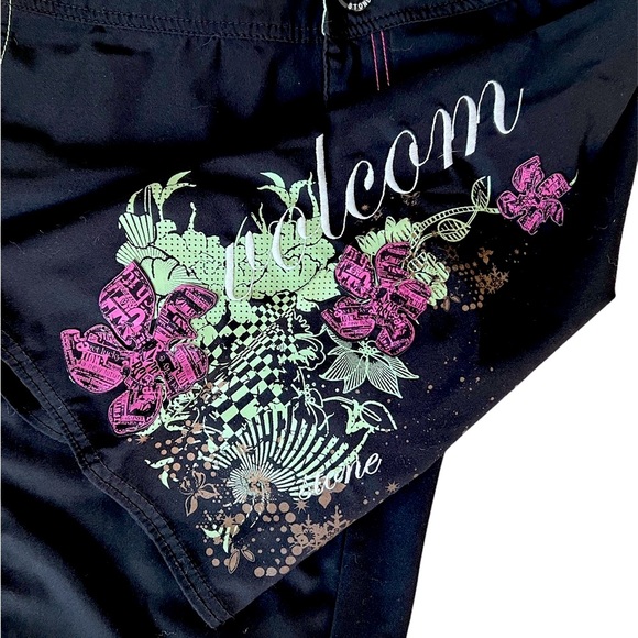 Volcom: womens long board shorts - Picture 8 of 8